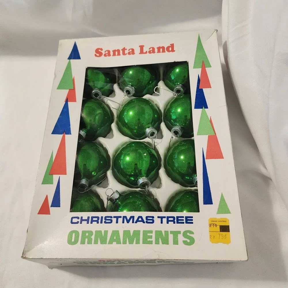 Christmas Tree Ornaments, glass balls, vintage, 12 in box, Santa Land‎ 1972